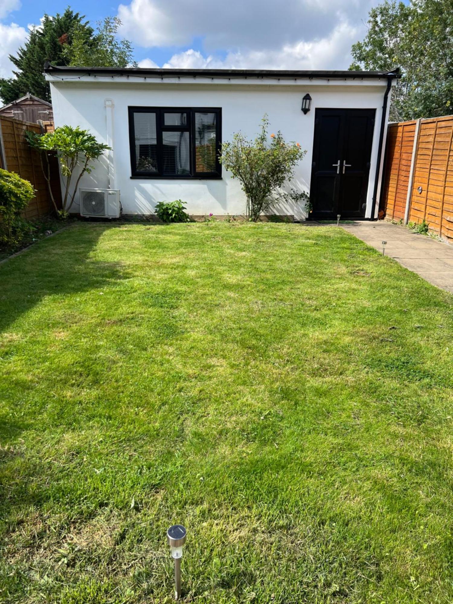 Newly Built Large Garden Ensuite Guest Studio Borehamwood Exteriér fotografie